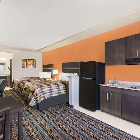 Days Inn By Wyndham Dilley Zewnętrze zdjęcie
