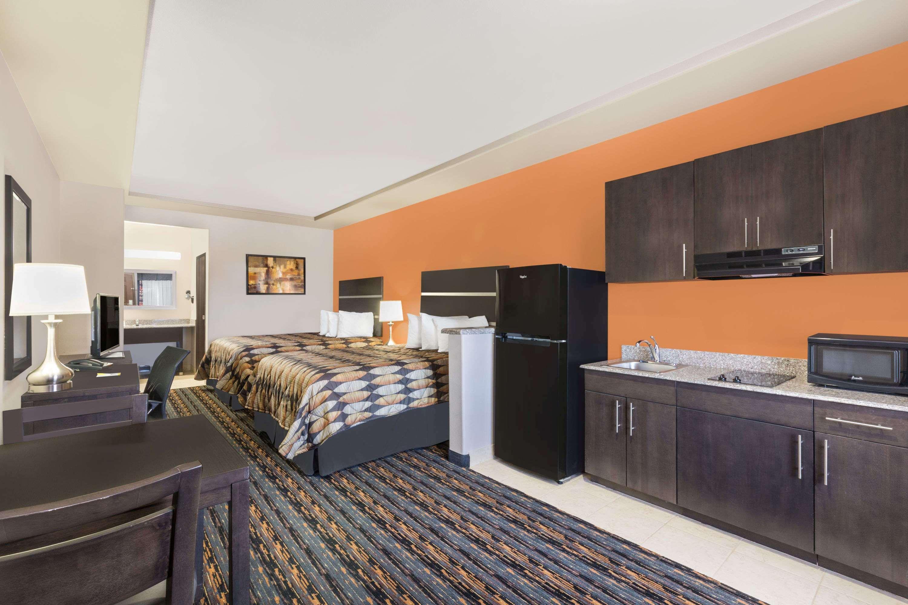 Days Inn By Wyndham Dilley Zewnętrze zdjęcie