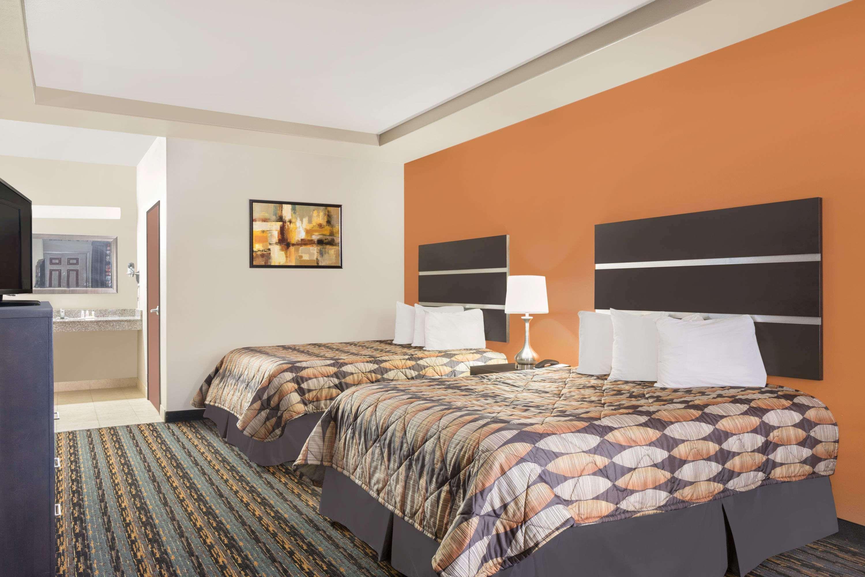 Days Inn By Wyndham Dilley Zewnętrze zdjęcie